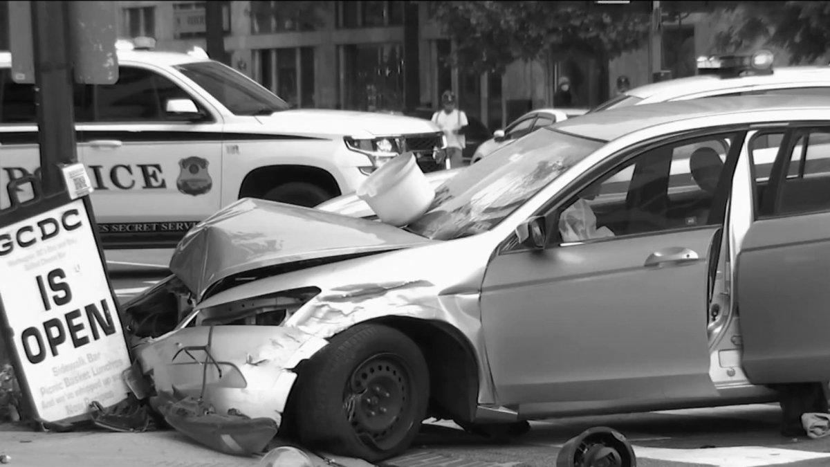 Juveniles Crash Stolen Automobile Close to White House: Officers – NBC4 Washington