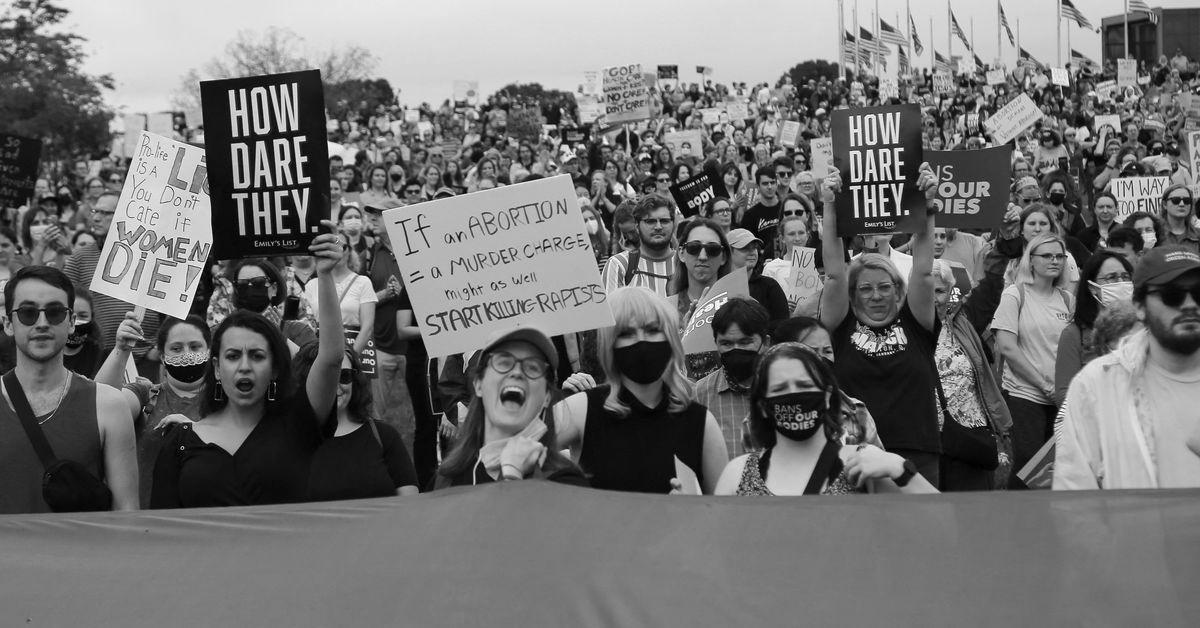 Thousands in U.S. march underneath ‘Ban Off Our Bodies’ banner for abortion rights